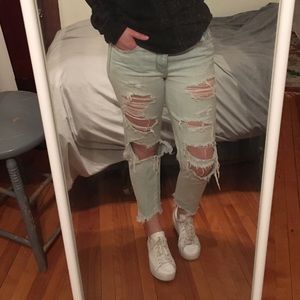 Distressed boyfriend jeans